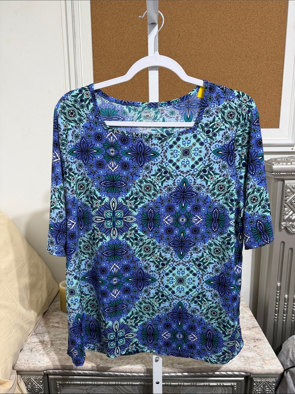 🚨(5/$10) East 5th Square Neckline Blouse Size L